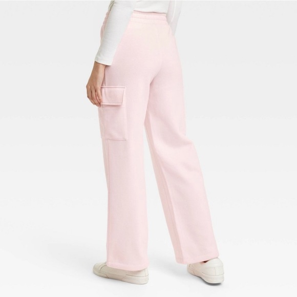 NWT Gayson Thread 2x Soft Pink Cargo Sweatpants - Picture 2 of 2